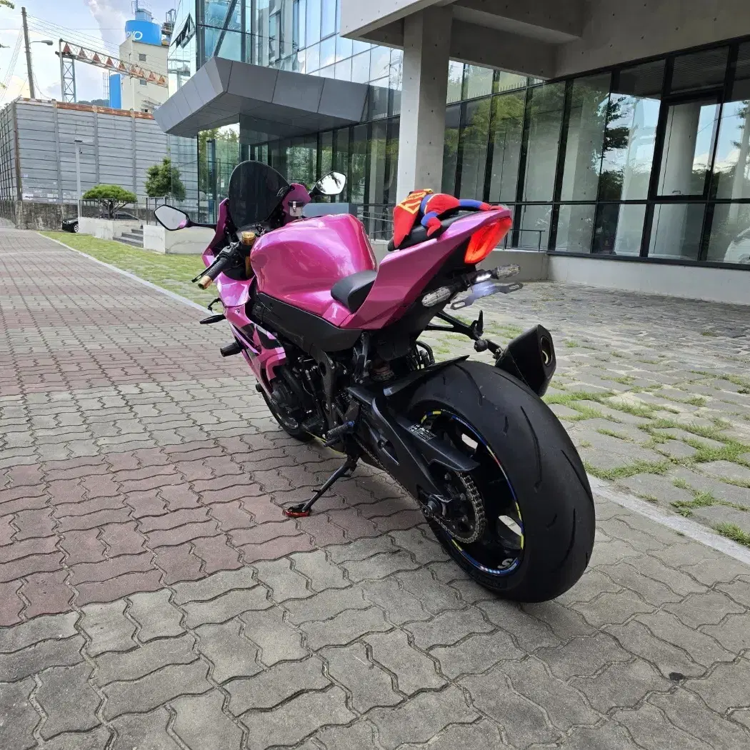 스즈키 R1000R