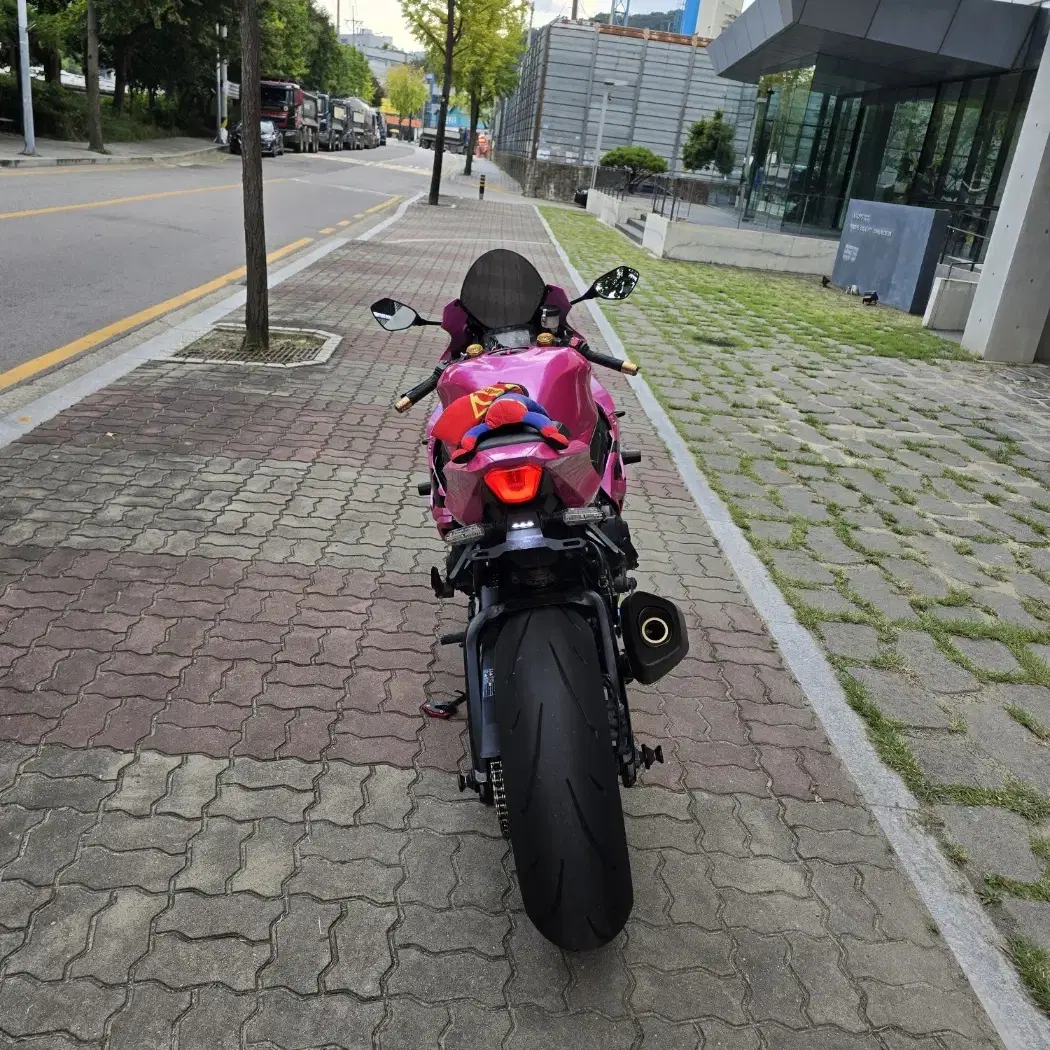 스즈키 R1000R