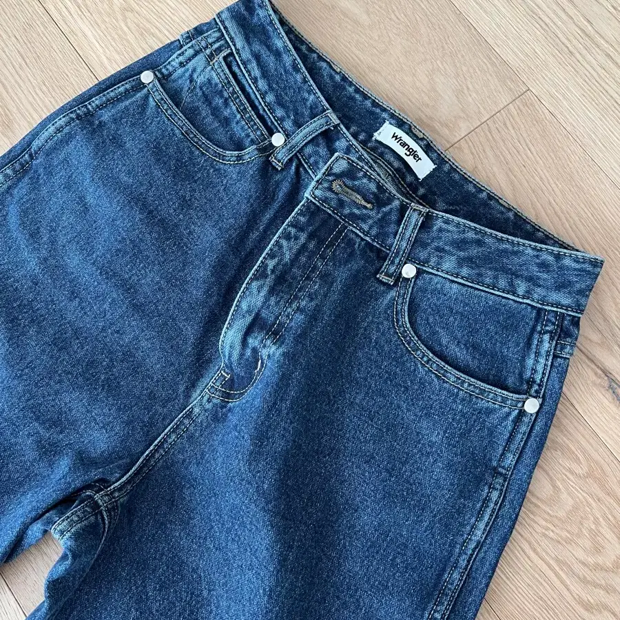 랭글러 FLARE FIT Span Denim 26 새제품