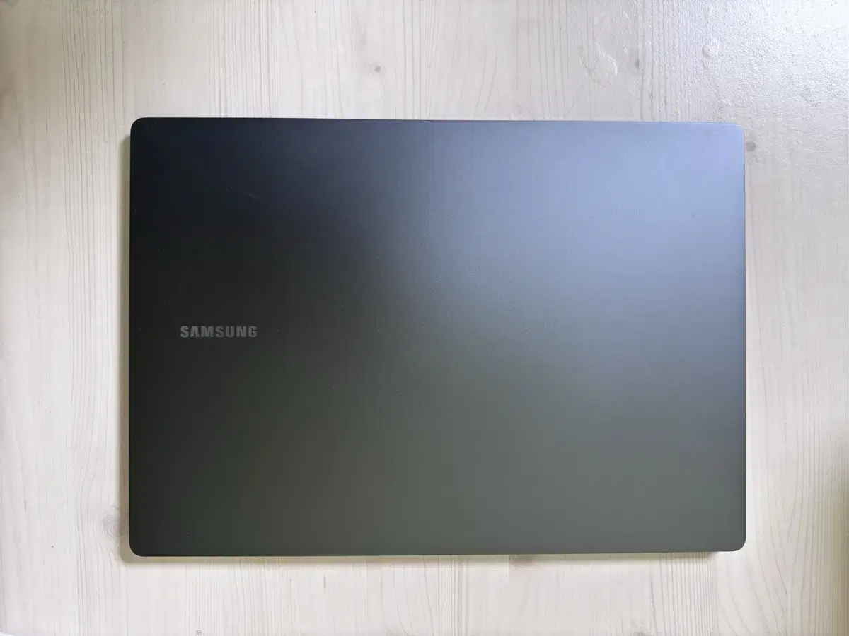 Galaxy Book 3 Pro 16-inch (NT960XFT-A51A)