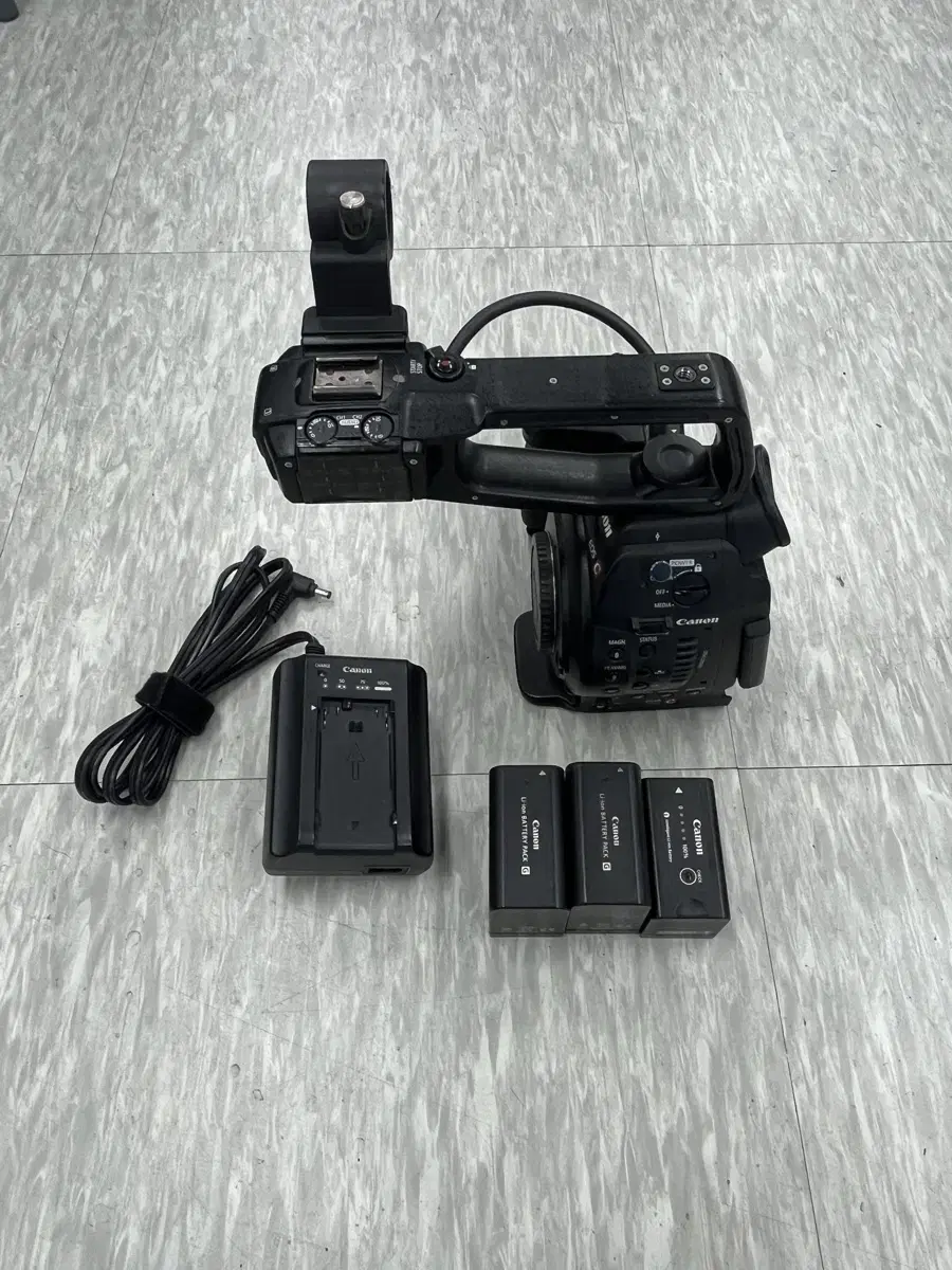 canon eos c100 camera