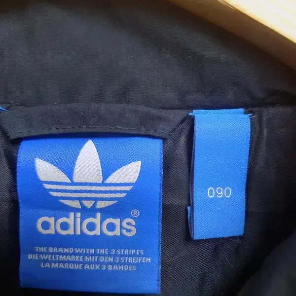 아디다스 ADIDAS 프린팅 패딩 블랙 3400004