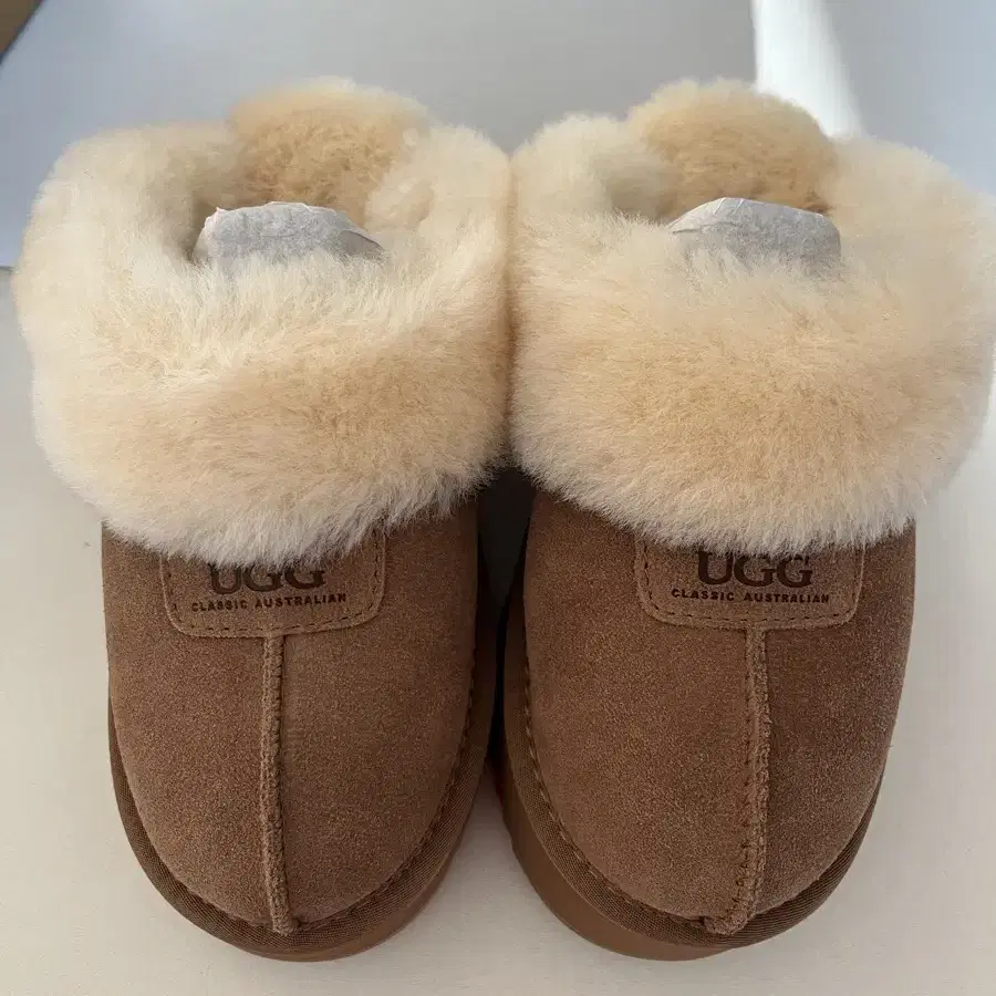 어그(UGG) 슬리퍼 220사이즈 4.5cm