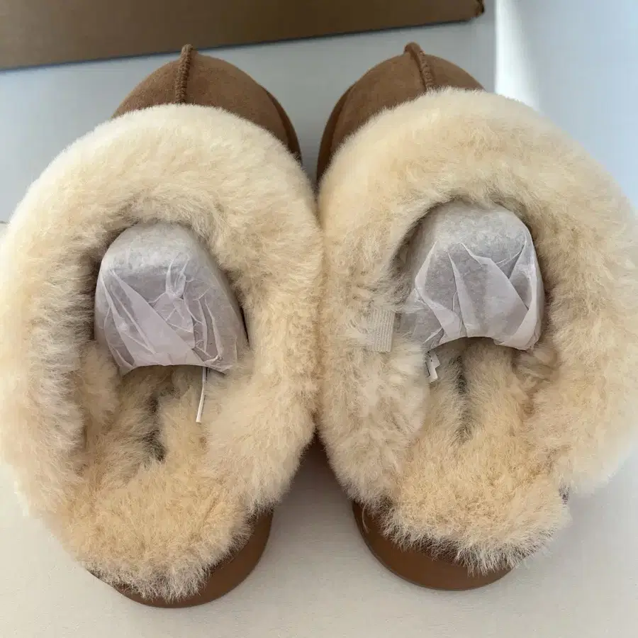 어그(UGG) 슬리퍼 220사이즈 4.5cm