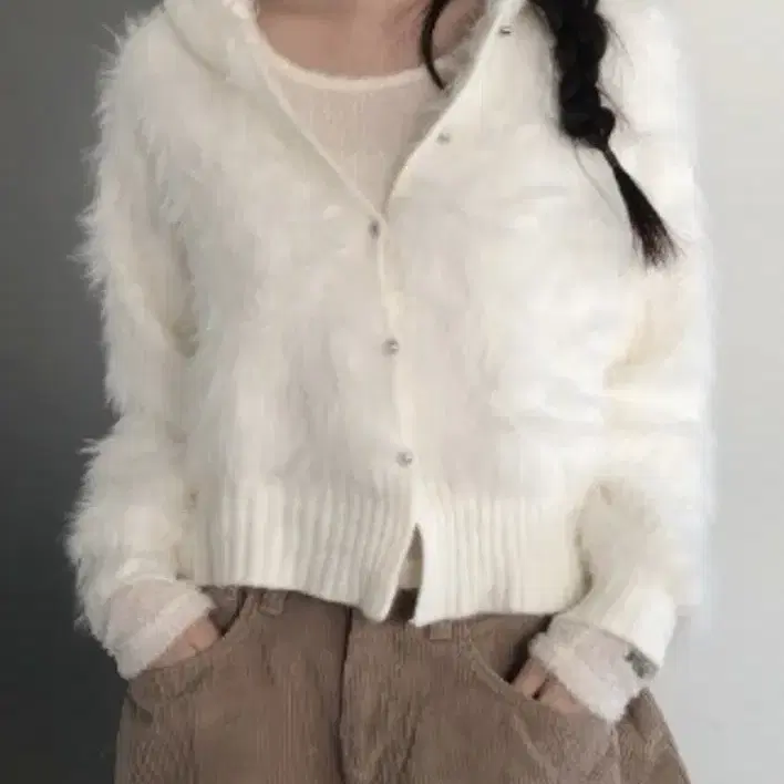 아델리오 silver ball fur hoody (ivory)