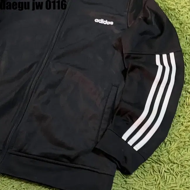 L ADIDAS ZIPUP 아디다스 집업