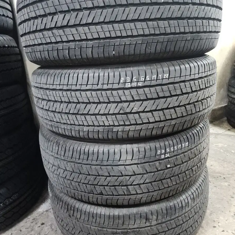 요코하마타이어 235/65R16 한대분