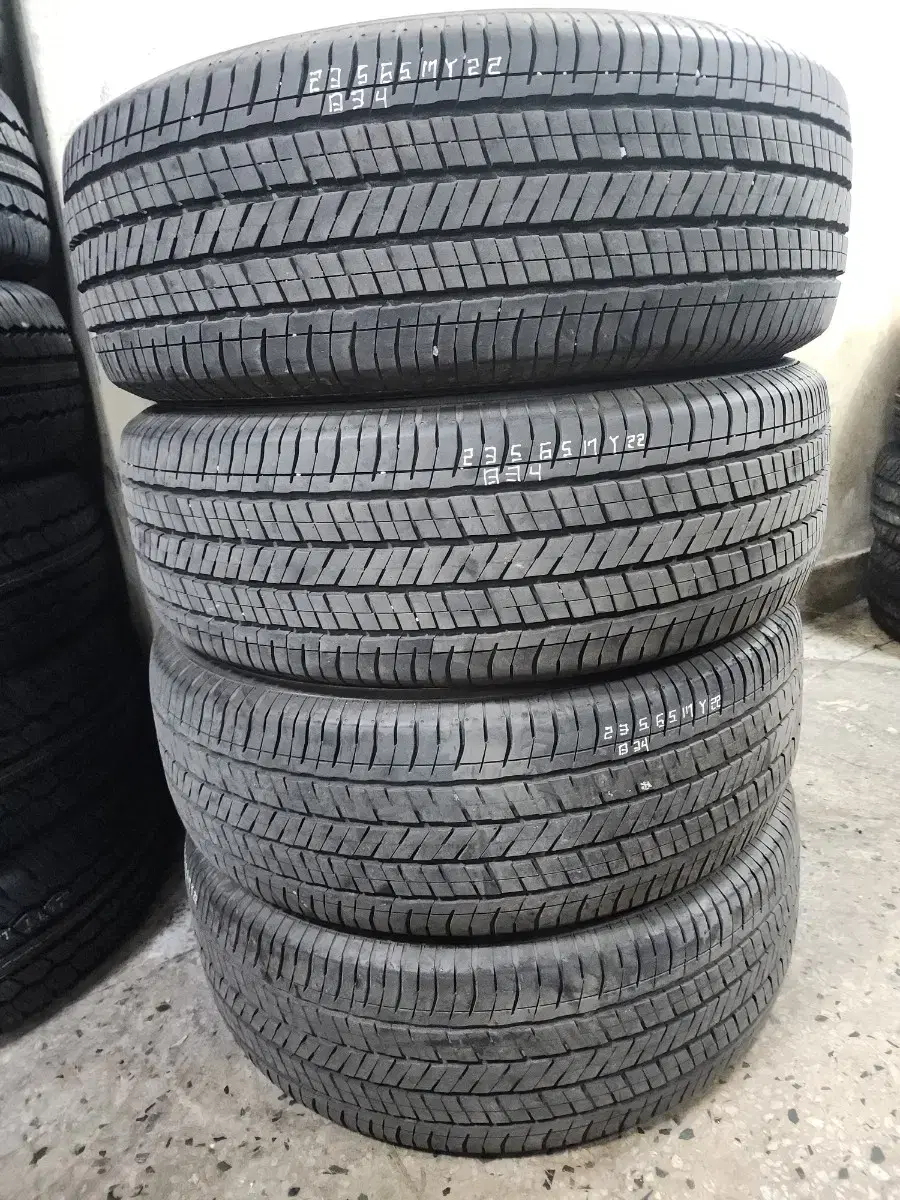 요코하마타이어 235/65R16 한대분