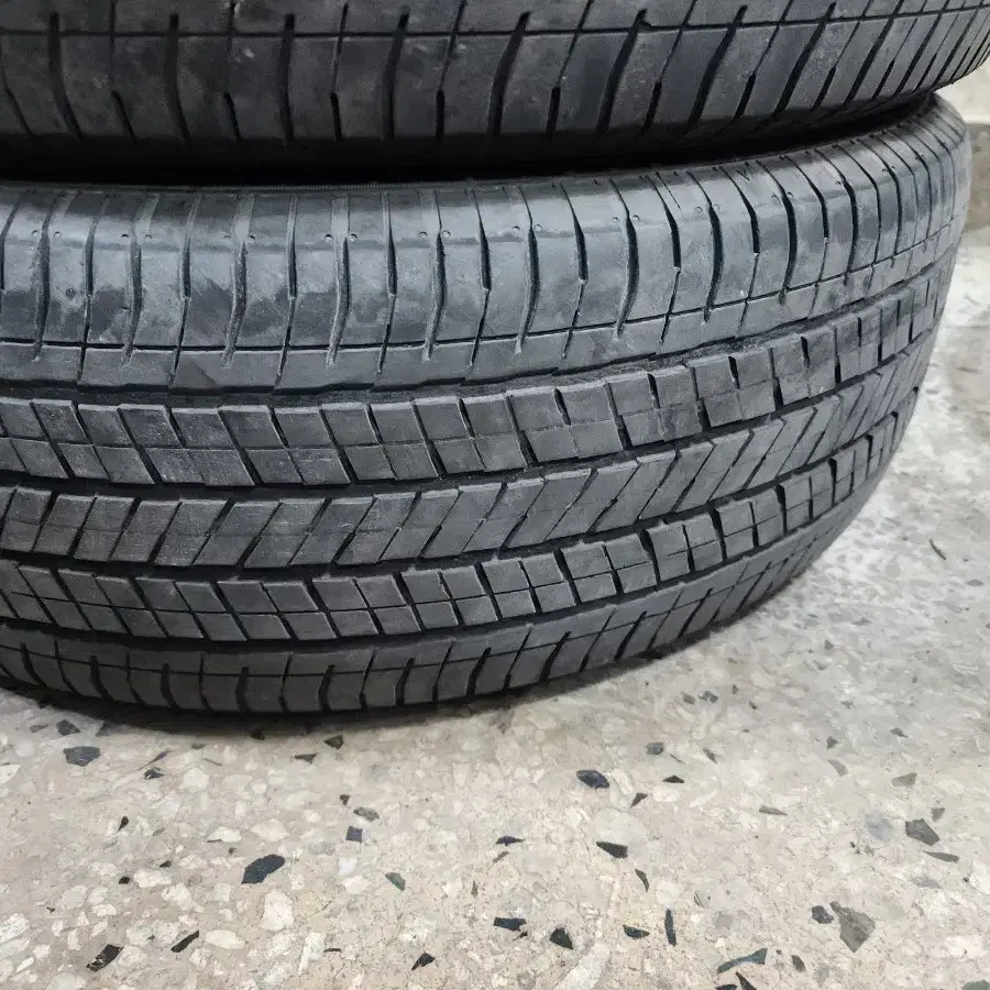 요코하마타이어 235/65R16 한대분