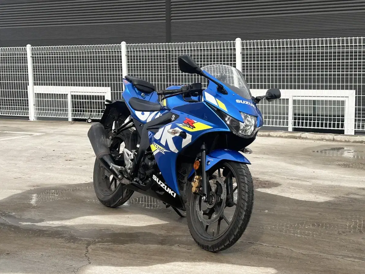 스즈키 gsx-r 125cc 19년식 출퇴근차 판매합니다