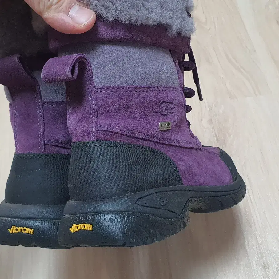 어그 UGG 비브람 워터프루프 방한부츠 210mm