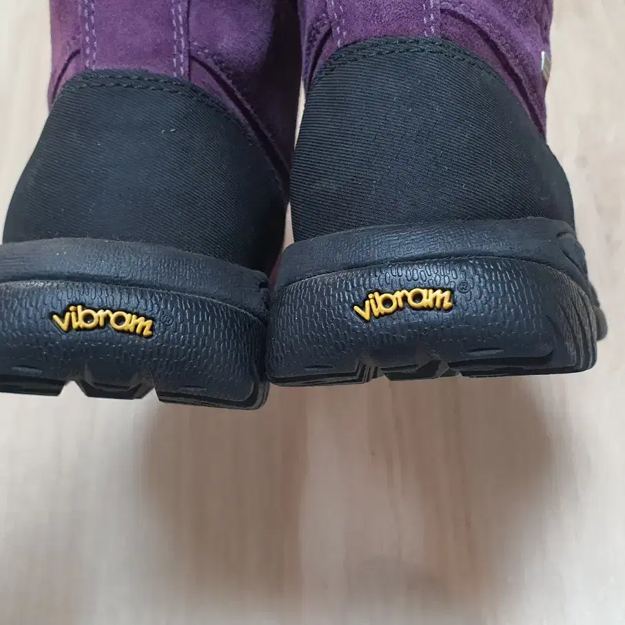 어그 UGG 비브람 워터프루프 방한부츠 210mm