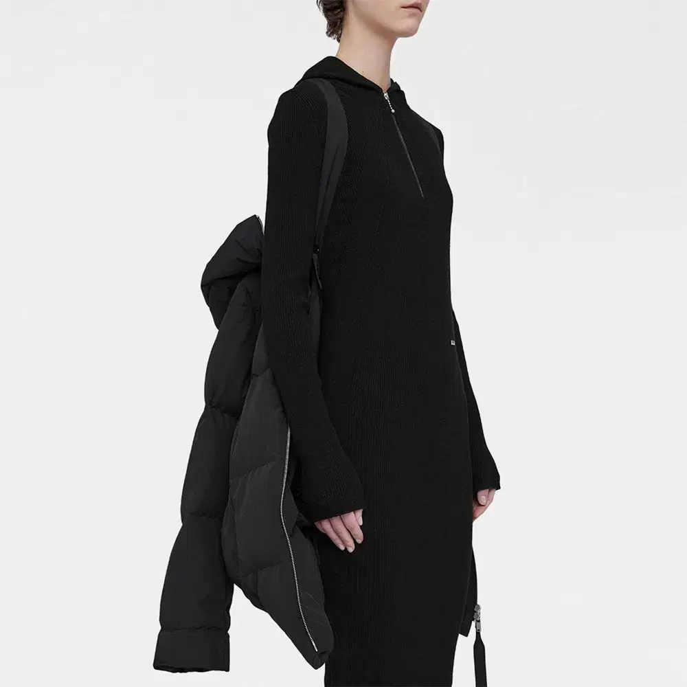 23FW JIL SANDER 질샌더 퀼팅 패딩 블랙 여성 [IT34]