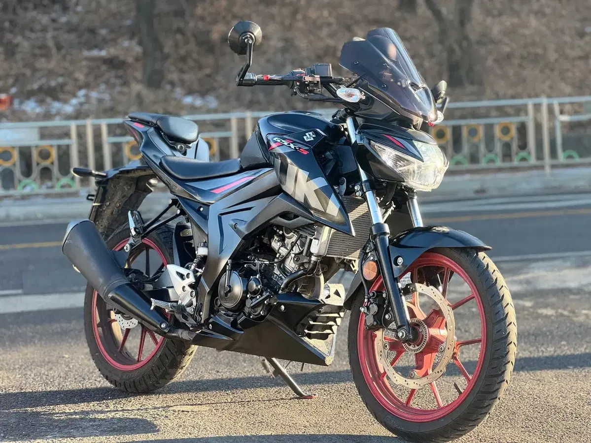 gsxs125 19년식 딱2만키로 무꿍 동급차량중 최상급 저렴히판매합니다