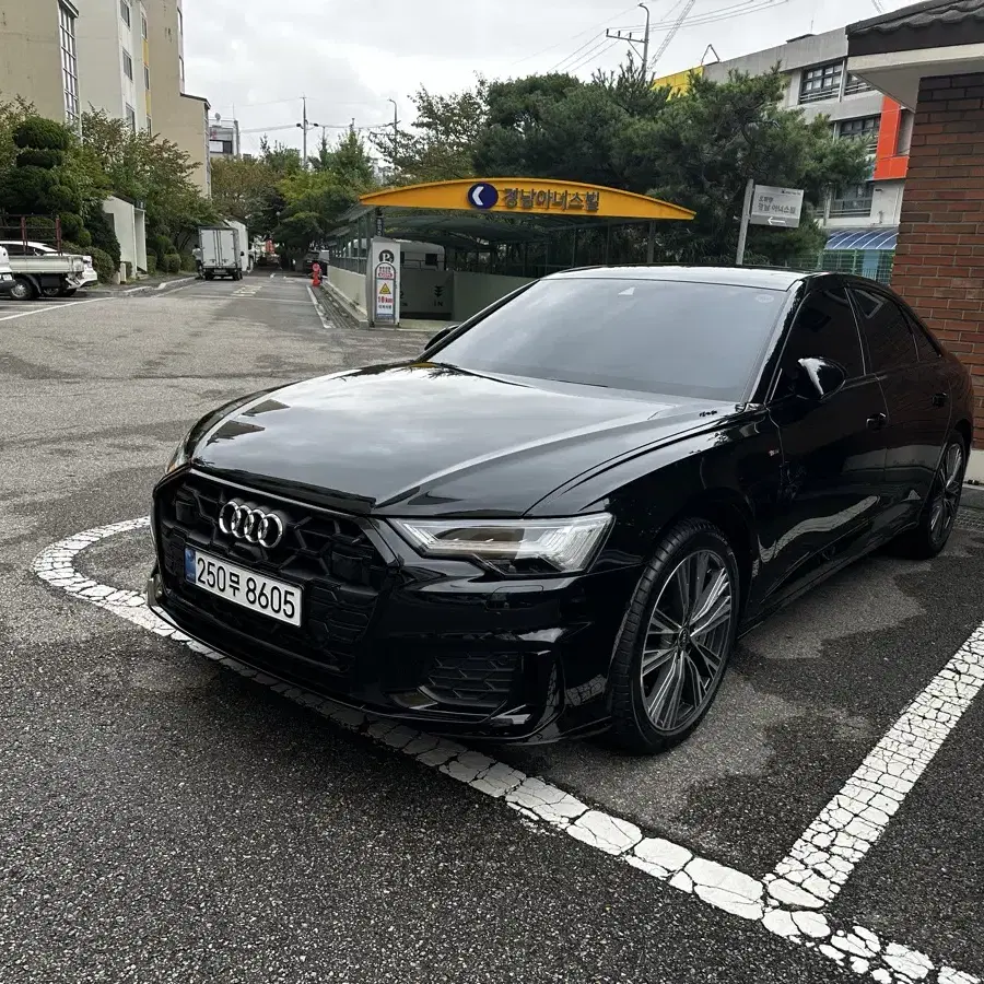 아우디 24년형 A6 45TFSI 프리미엄 Black Edition