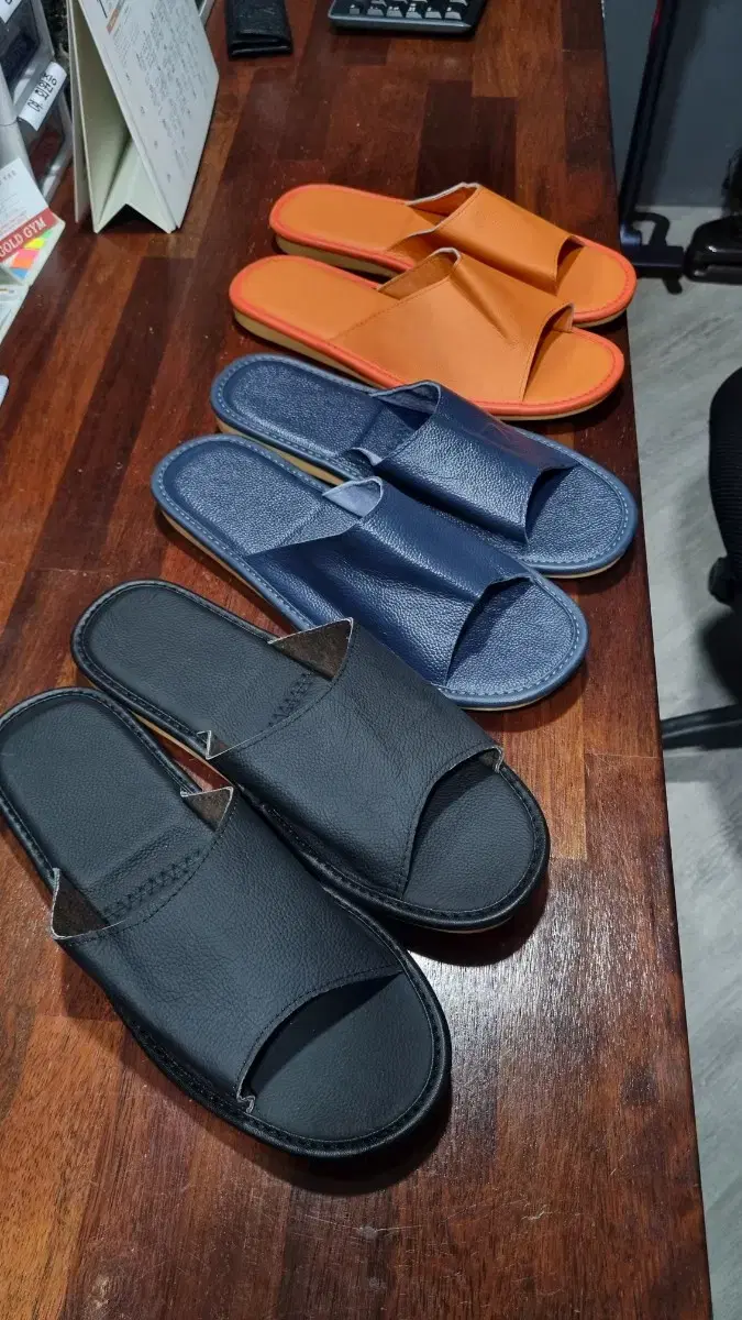 Calf leather slippers