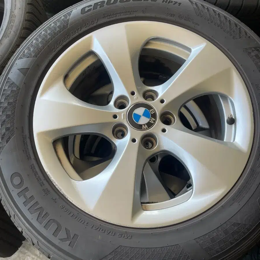 BMW X3 F25 휠타이어