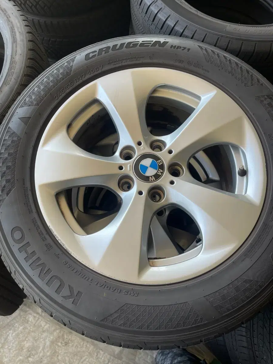 BMW X3 F25 휠타이어