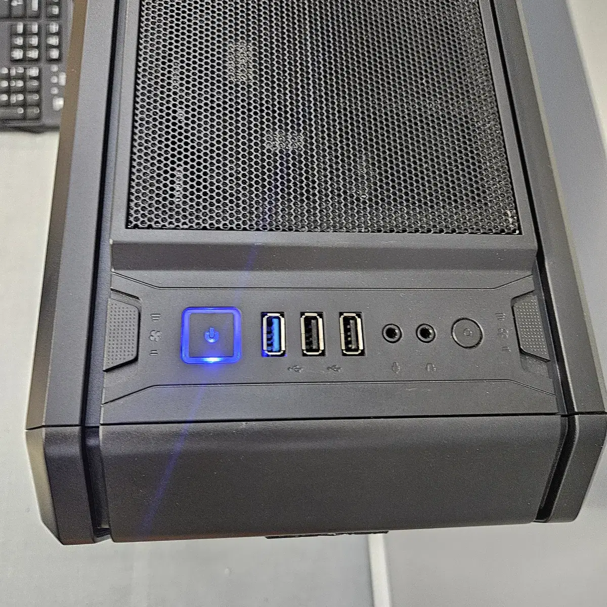 i5-12400F 32GB RTX3060 게이밍본체 팝니다.