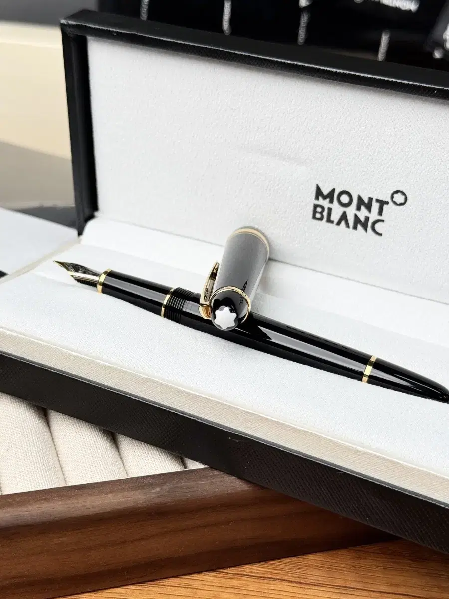 신상품 몽블랑 mont blanc 골드 만년필 사인펜