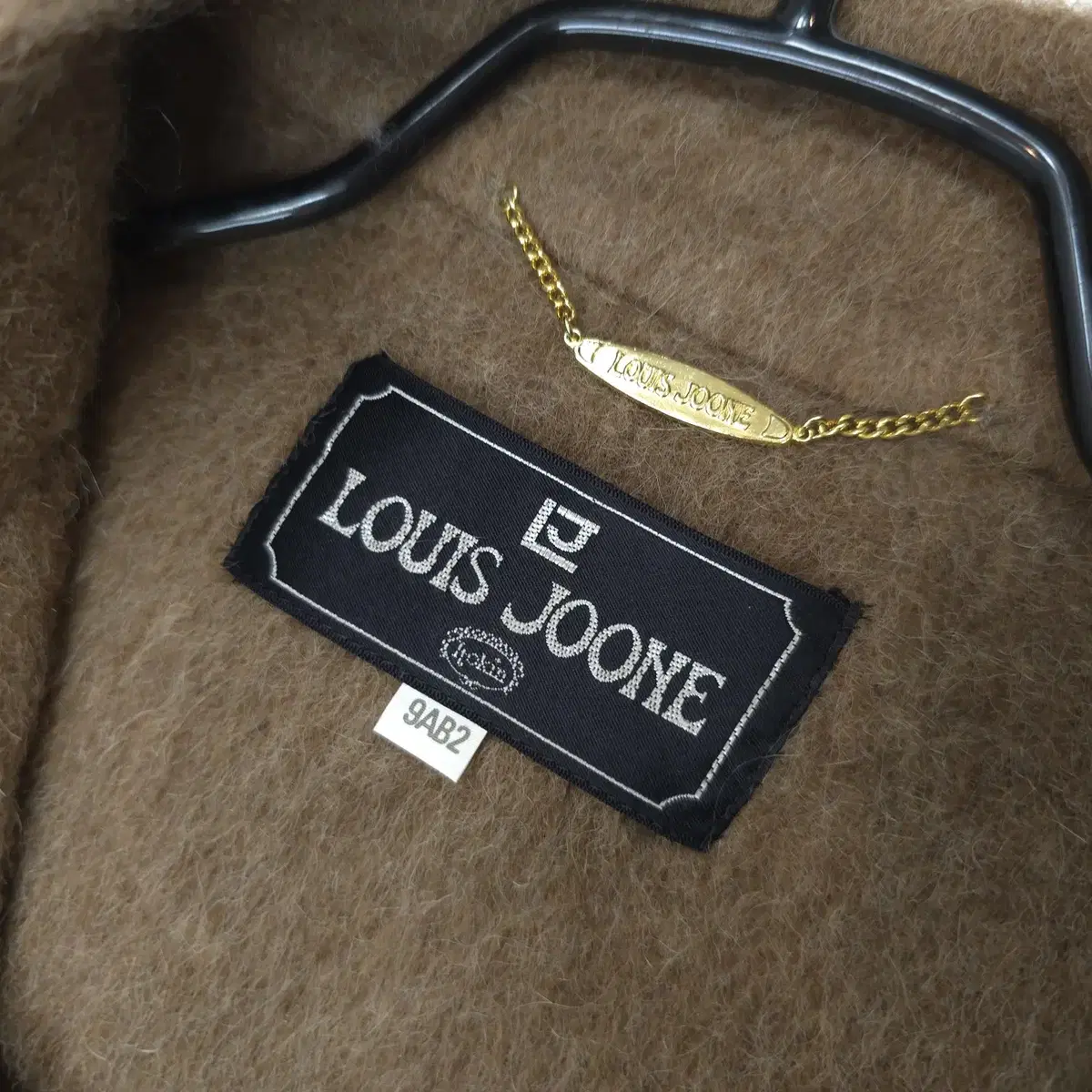 LOUIS JOONE 루이스준 레트로 롱헤어 울블렌드 롱코트 C249