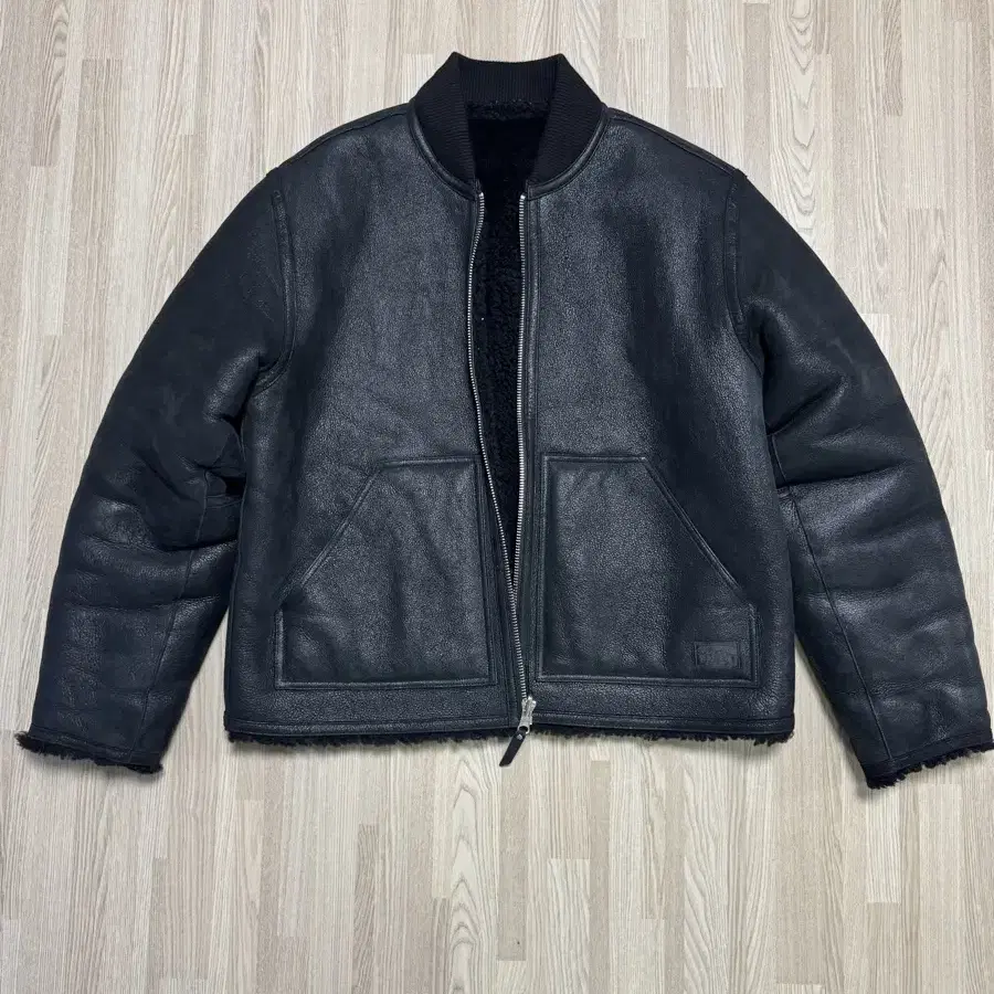 스투시 SHEARLING REVERSIBLE BOMBER L사이즈