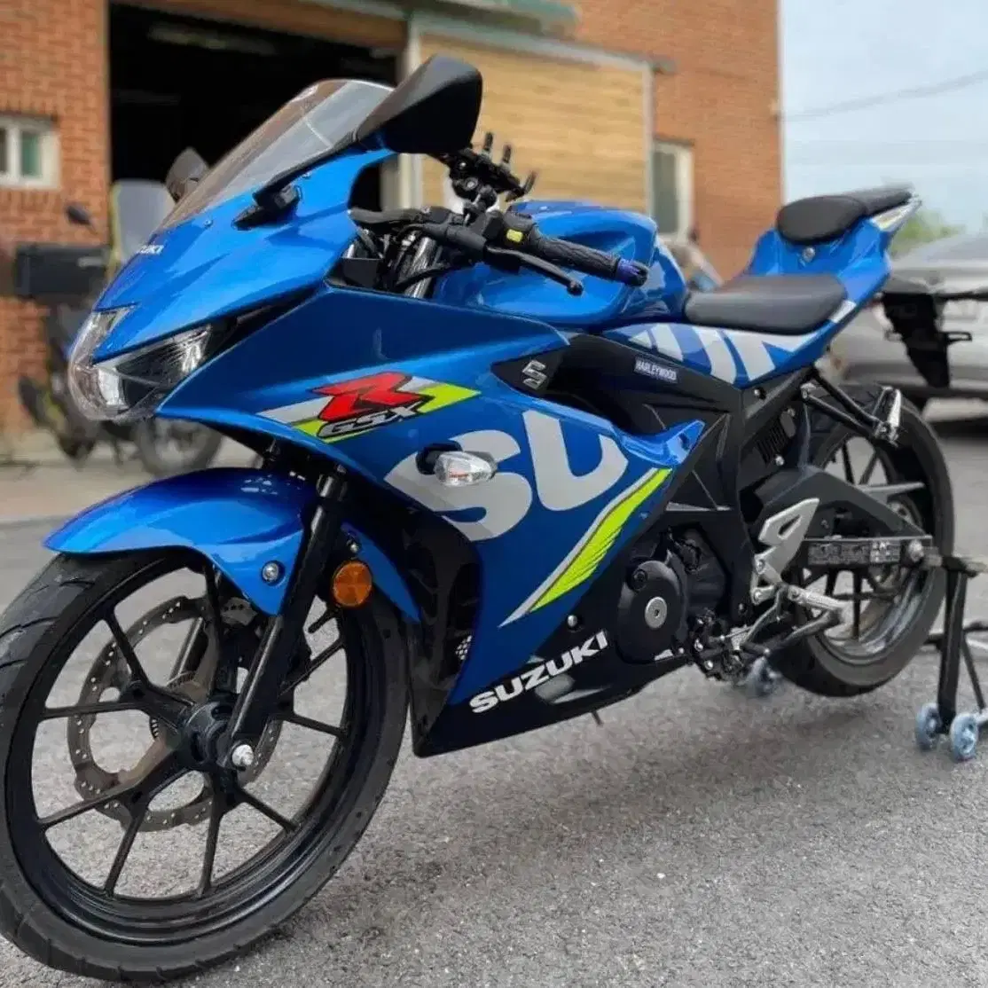 SUZUKI GSX-R125 19년식 키로수짧은차량 요시무라 구변완료