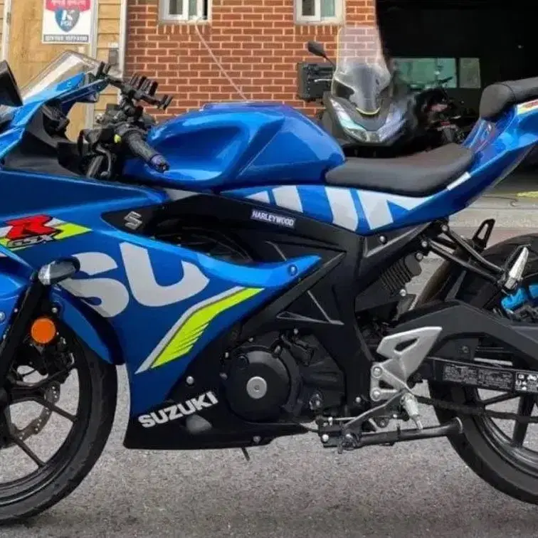 SUZUKI GSX-R125 19년식 키로수짧은차량 요시무라 구변완료