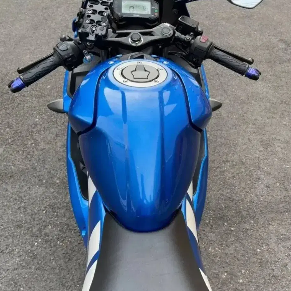 SUZUKI GSX-R125 19년식 키로수짧은차량 요시무라 구변완료