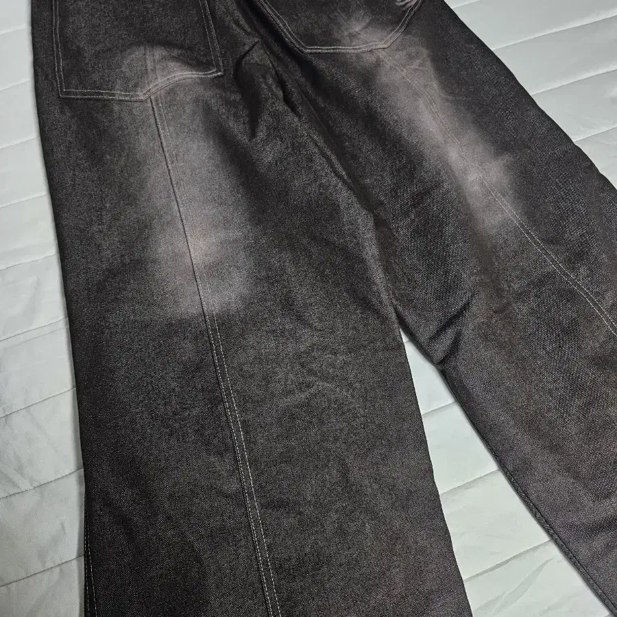 아캄 sprayed denim pants 스프레이 데님 팬츠 2size