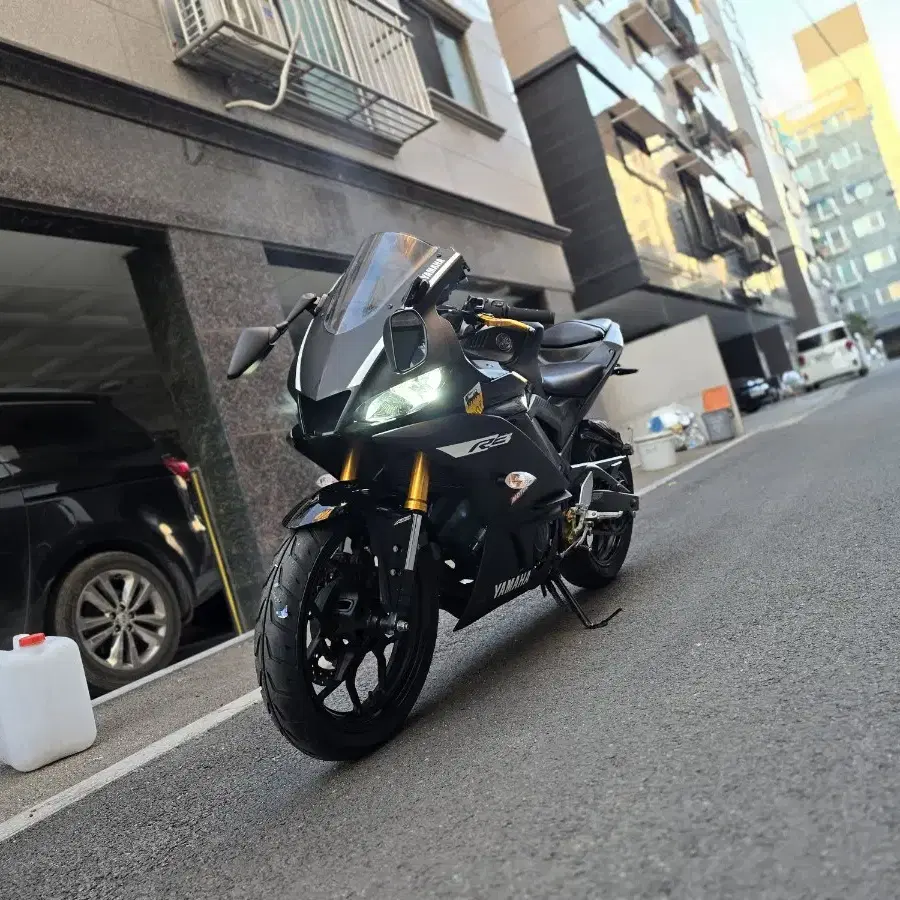 2019년식 야마하 YZF-R3 블랙 A급상태! 옵션다수차량! 판매