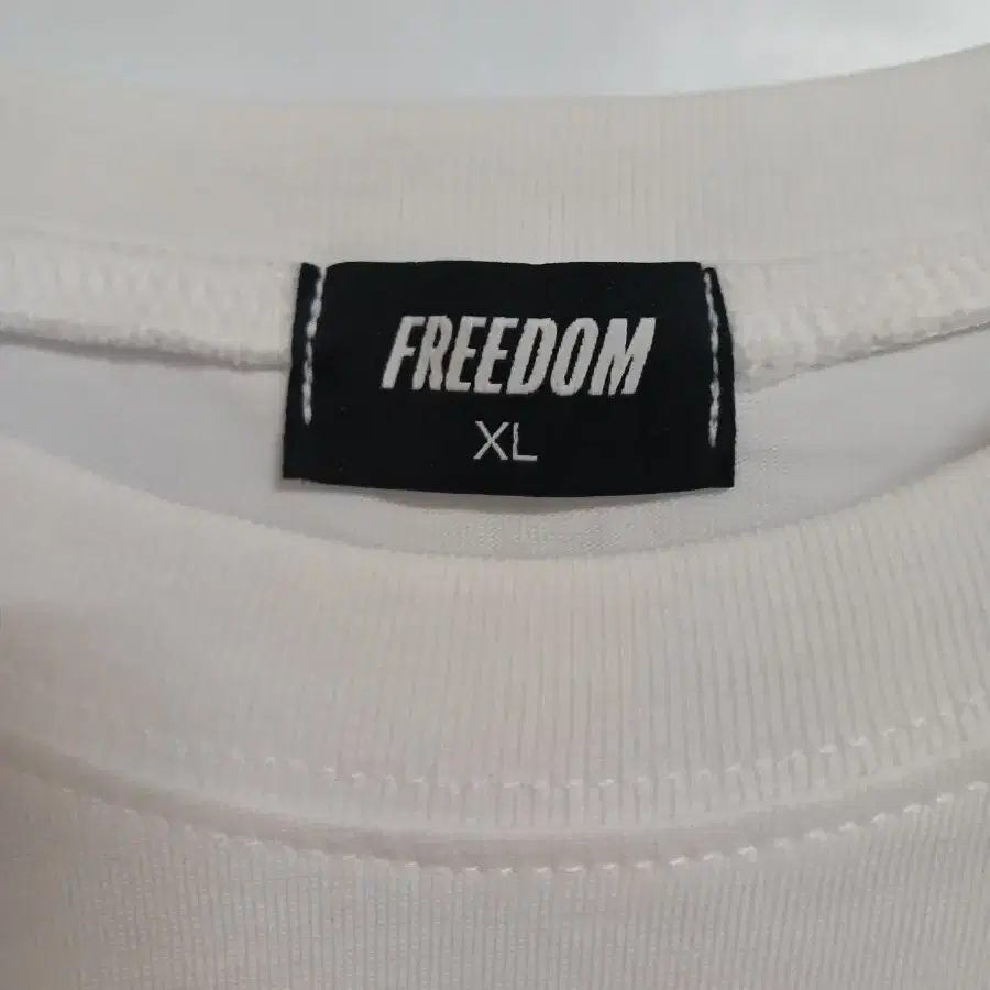 (XL 105)FREEDOM 반팔면티