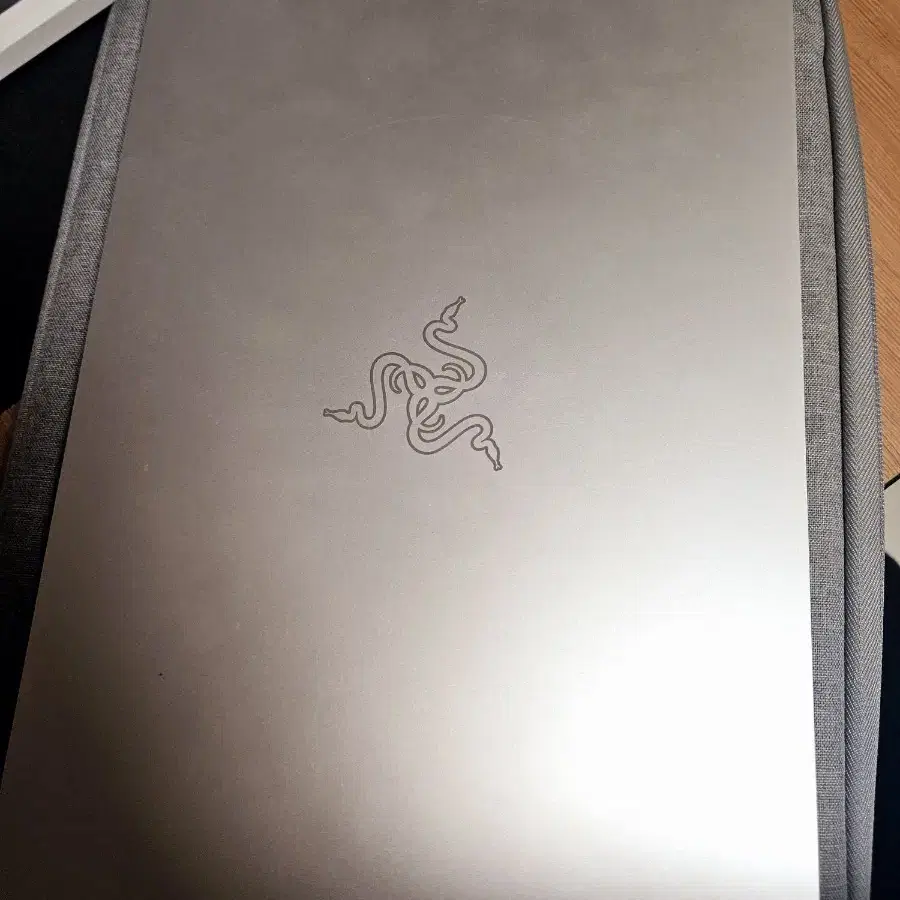 Razer Book 13 11Gen 4K TOUCH