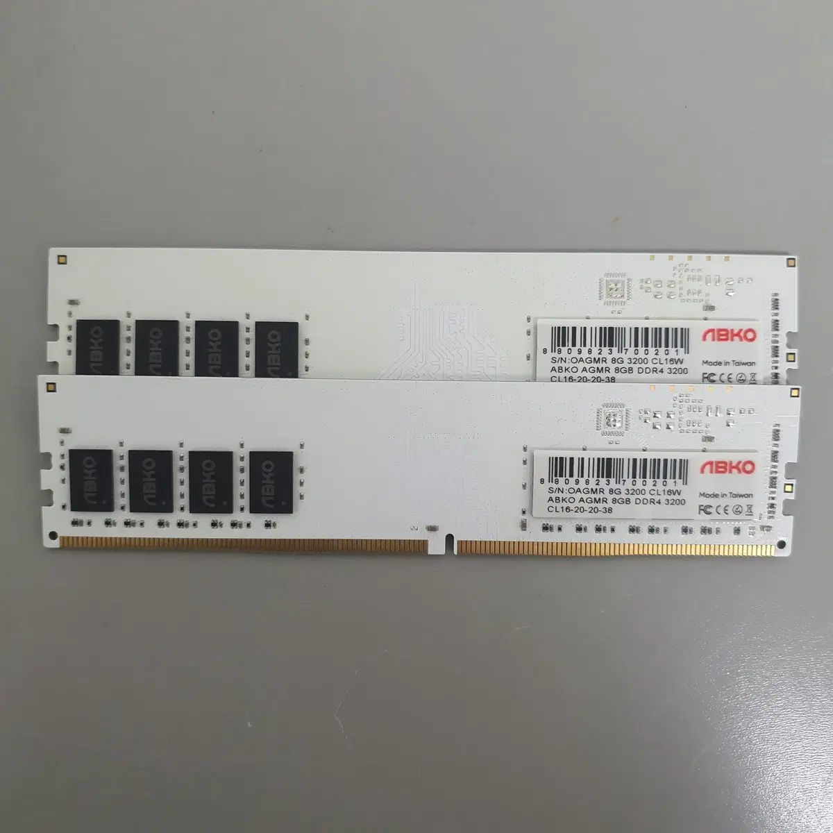 [무료배송] 중고 ABKO DDR4 8GB 3200 화이트 램 1EA