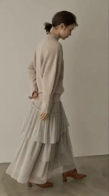 거의 새상품 에르메스 티어드 도트 롱 스커트