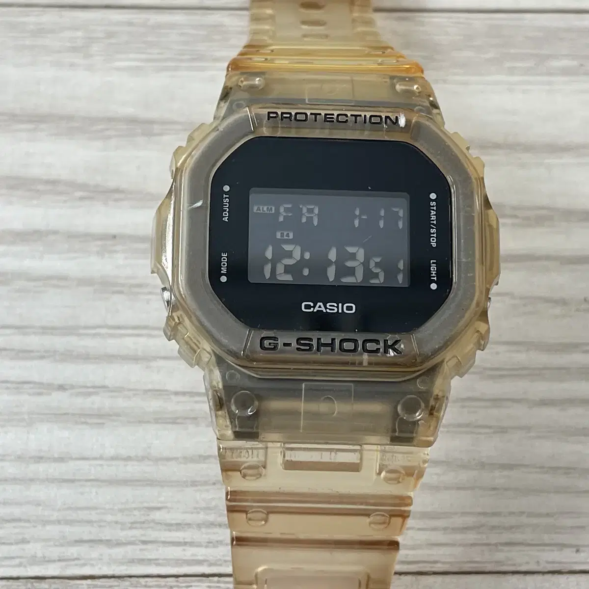 (지샥 브랜드 판매) G-SHOCK 스퀘어 스켈레톤 DW-5600SKE