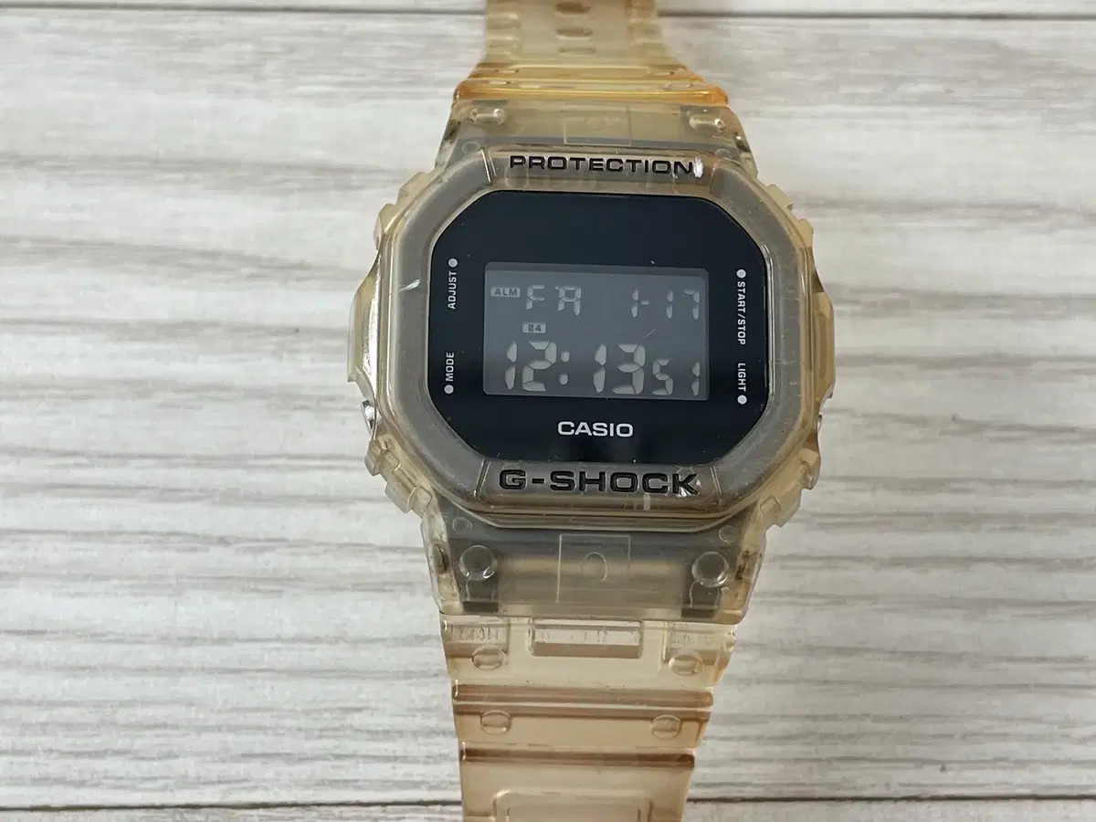 (지샥 브랜드 판매) G-SHOCK 스퀘어 스켈레톤 DW-5600SKE