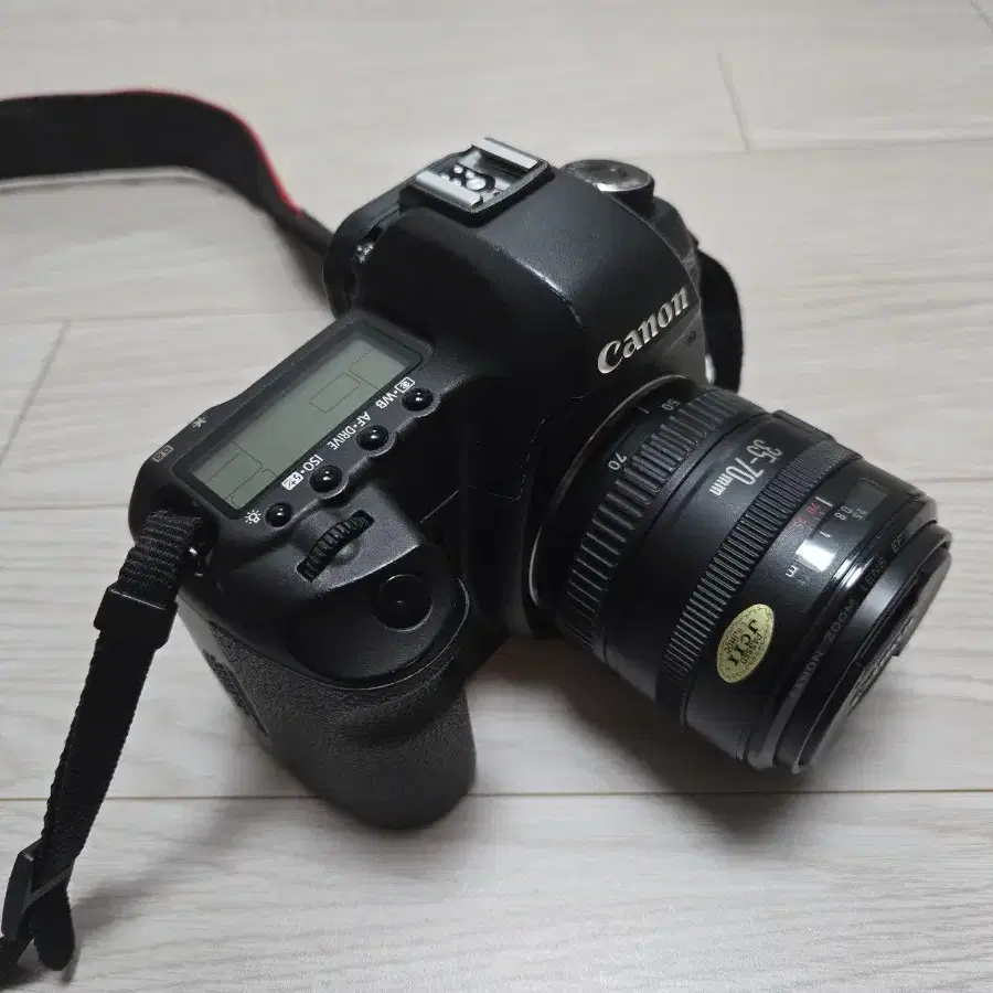 Canon DSLR 5D Mark2 + ef 35-70 f3.5-4.5