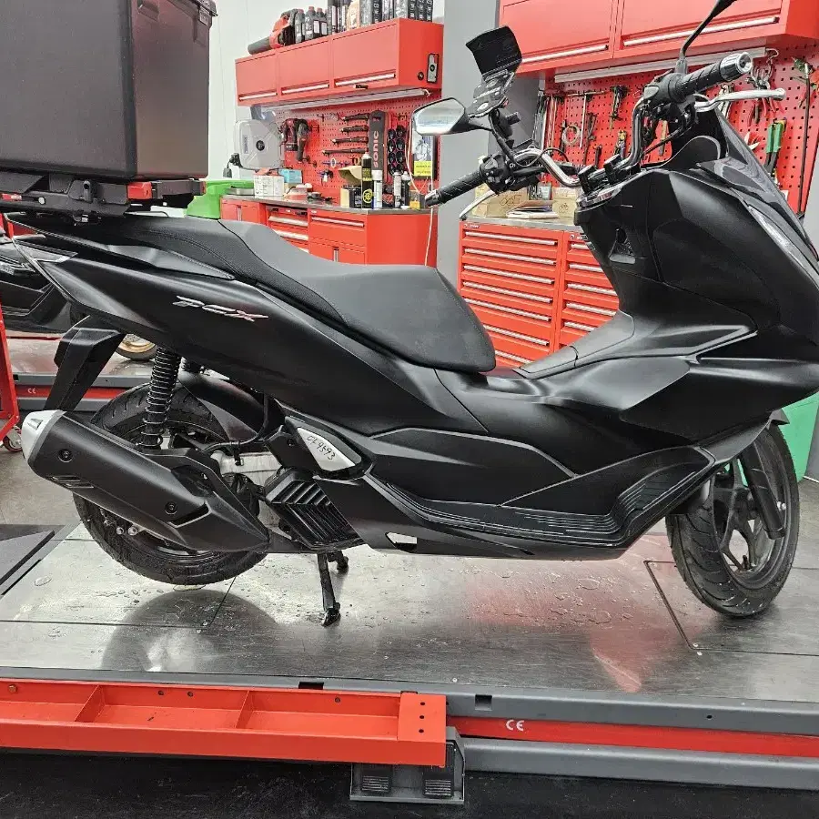 24년식 PCX125 신차같은 차량 판매합니다.