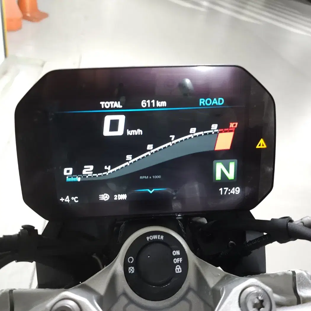 23년(24년출고)BMW, F900R 화이트블루색상 저렴하게 판매합니다.