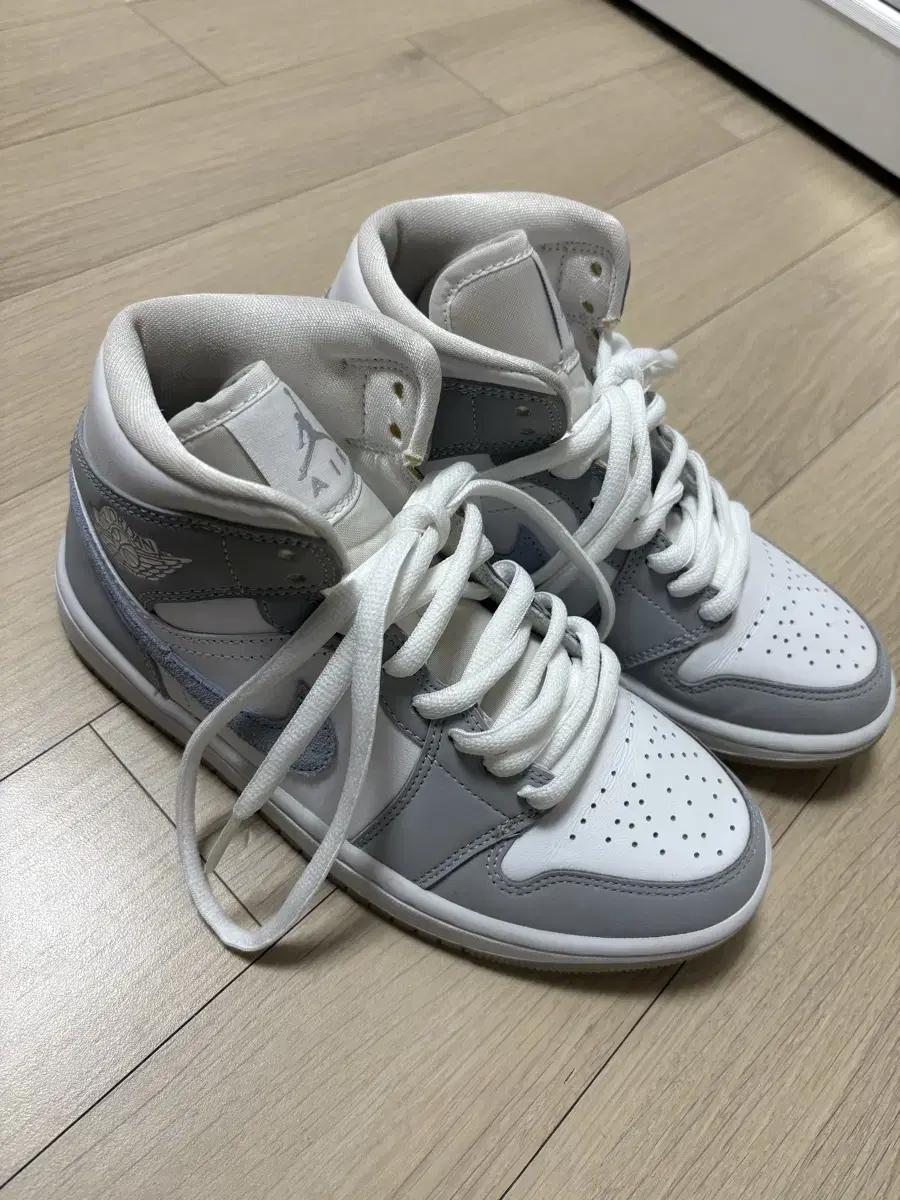 Jordan 1 Mid Wolf Grey 225