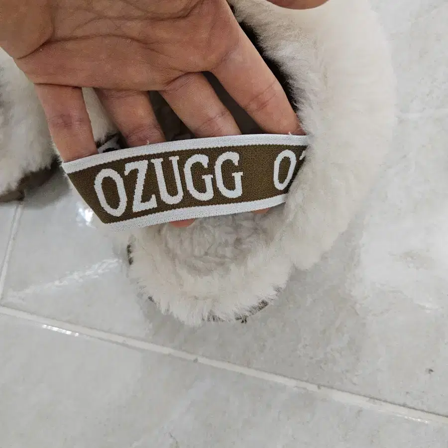 어그 UGG 슬리퍼 밴딩 코케트 체스넛 235