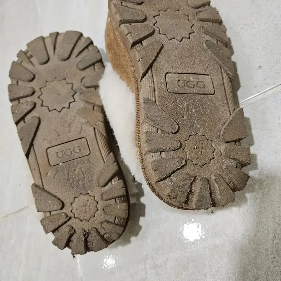 어그 UGG 슬리퍼 밴딩 코케트 체스넛 235