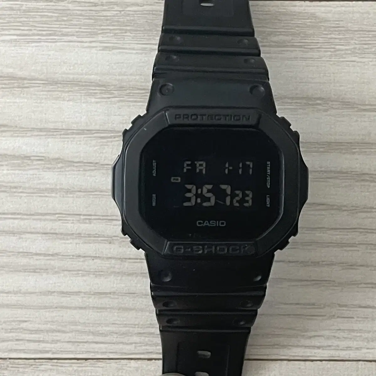 (지샥 브랜드 판매) G-SHOCK 올블랙 DW-5600BB