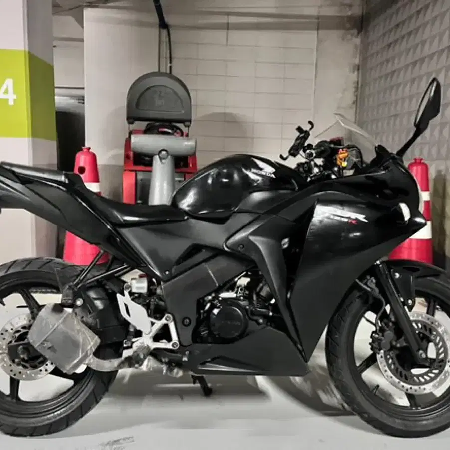 cbr125 (11년식 37xxx키로)