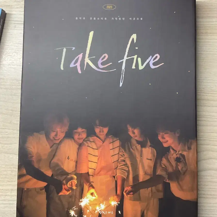 원위 2023 시즌그리팅 take five 판매합니다