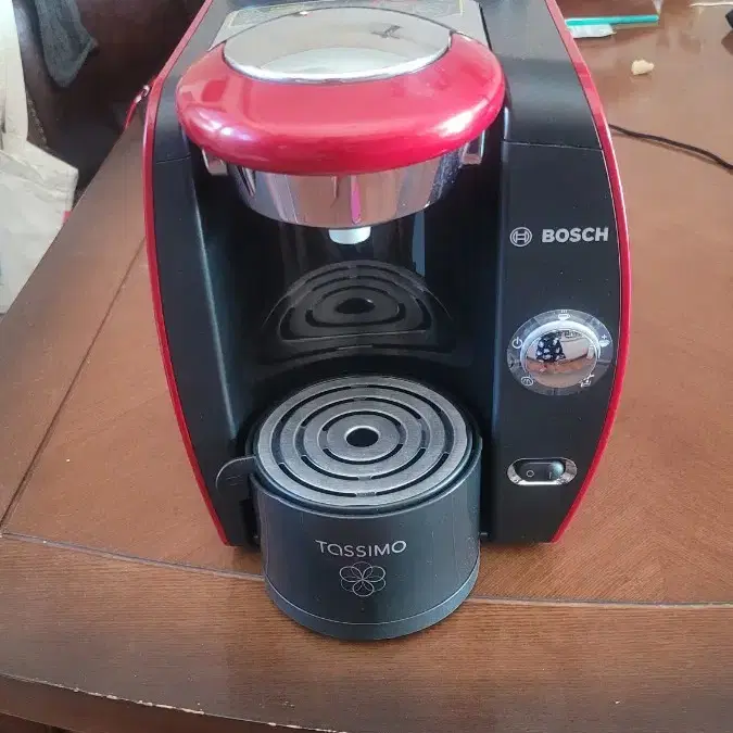 보쉬 Tassimo 커피머신 레드