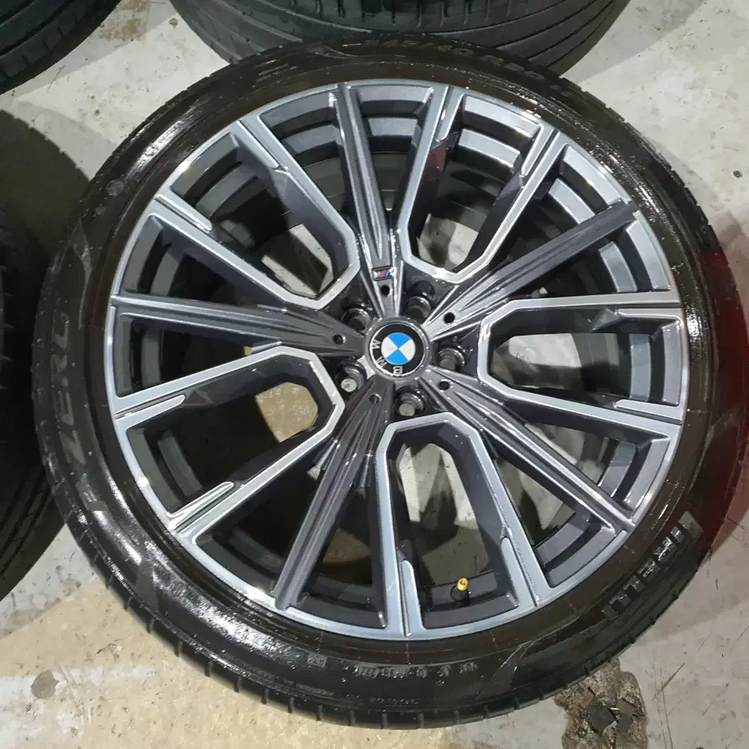 BMW G11,G12 7시리즈,6GT 817M 20인치 순정휠타이어