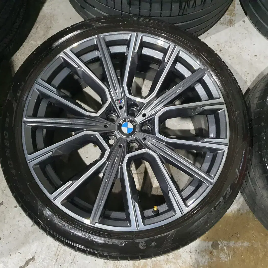 BMW G11,G12 7시리즈,6GT 817M 20인치 순정휠타이어