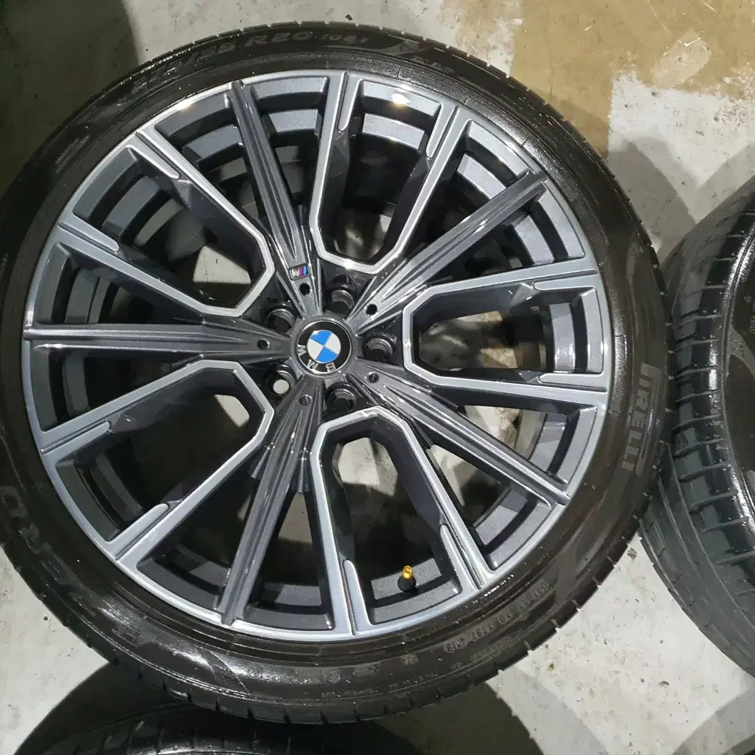 BMW G11,G12 7시리즈,6GT 817M 20인치 순정휠타이어